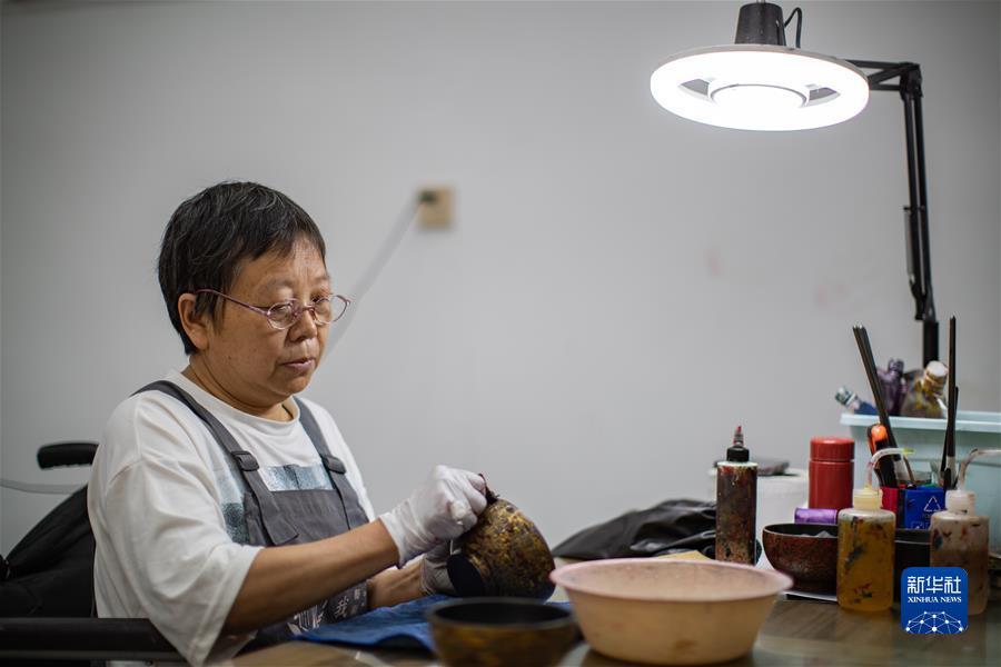 土豪斗翻天为什么下载好了进不去